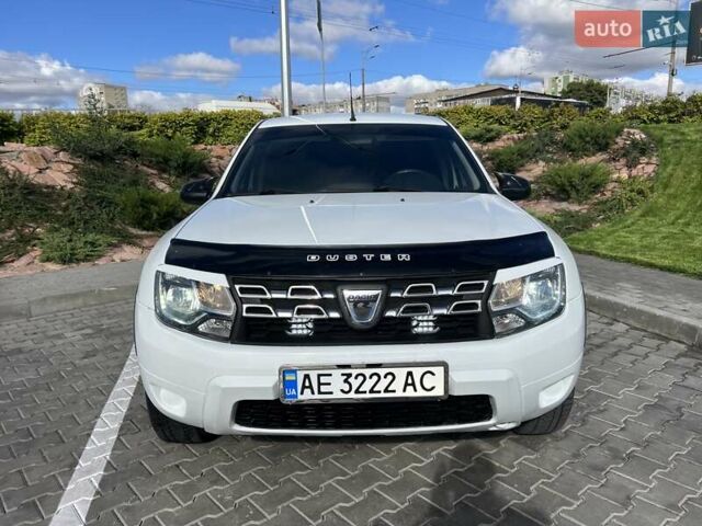Дачия Duster 2015 в Днепре (Днепропетровске) на Automoto.ua Белый Дачия Duster, объемом двигателя 1.6 л и пробегом 170 тыс. км за 9300 $, фото 1 на Automoto.ua