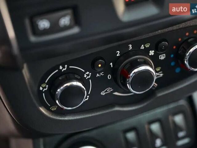 Белый Дачия Duster, объемом двигателя 1.6 л и пробегом 141 тыс. км за 9000 $, фото 43 на Automoto.ua