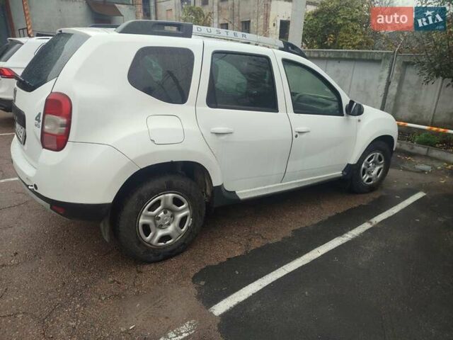 Белый Дачия Duster, объемом двигателя 1.5 л и пробегом 200 тыс. км за 9500 $, фото 1 на Automoto.ua