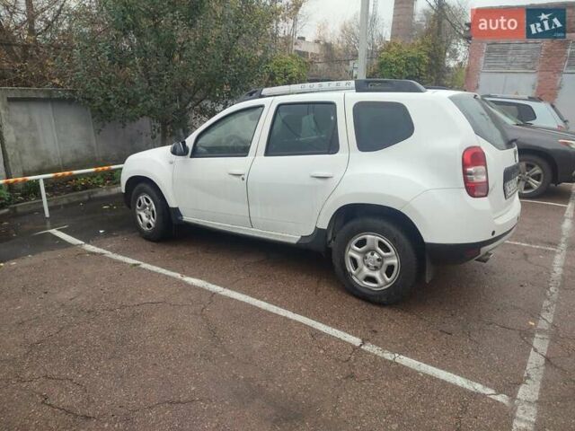 Белый Дачия Duster, объемом двигателя 1.5 л и пробегом 200 тыс. км за 9500 $, фото 6 на Automoto.ua