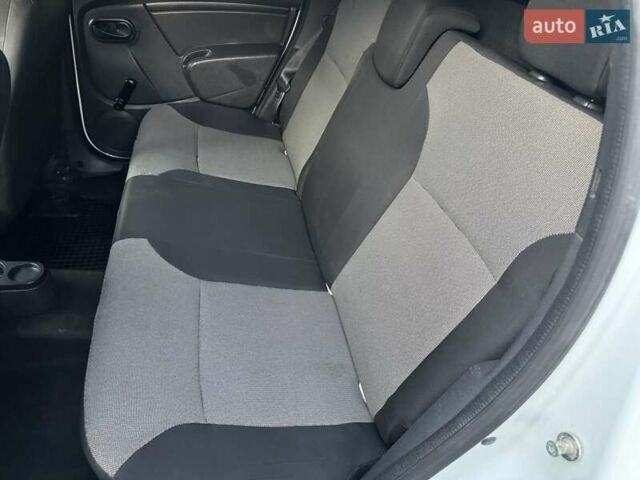 Білий Дачія Duster, об'ємом двигуна 1.6 л та пробігом 259 тис. км за 7700 $, фото 22 на Automoto.ua