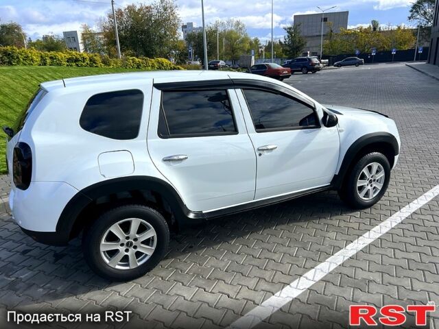 Белый Дачия Duster, объемом двигателя 1.6 л и пробегом 170 тыс. км за 9300 $, фото 3 на Automoto.ua
