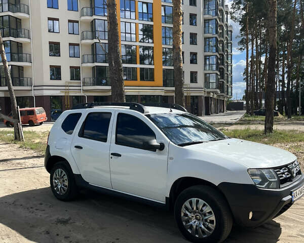Білий Дачія Duster, об'ємом двигуна 1.5 л та пробігом 175 тис. км за 11800 $, фото 2 на Automoto.ua