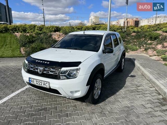 Дачия Duster 2015 в Днепре (Днепропетровске) на Automoto.ua Белый Дачия Duster, объемом двигателя 1.6 л и пробегом 170 тыс. км за 9300 $, фото 3 на Automoto.ua