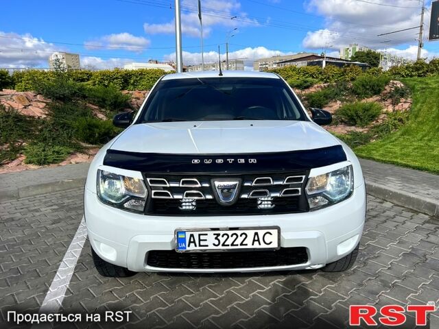 Белый Дачия Duster, объемом двигателя 1.6 л и пробегом 170 тыс. км за 9300 $, фото 2 на Automoto.ua