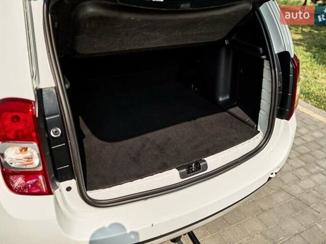 Белый Дачия Duster, объемом двигателя 1.6 л и пробегом 141 тыс. км за 9000 $, фото 19 на Automoto.ua