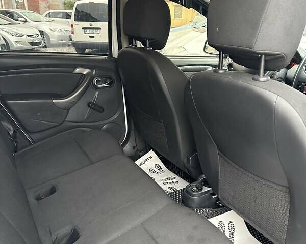 Белый Дачия Duster, объемом двигателя 1.5 л и пробегом 271 тыс. км за 10500 $, фото 6 на Automoto.ua
