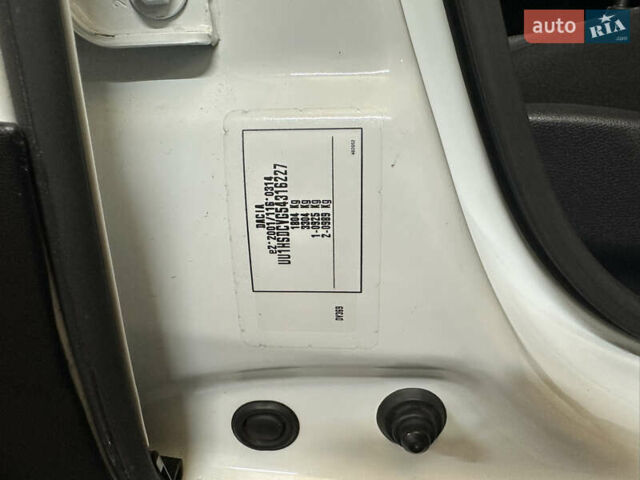 Белый Дачия Duster, объемом двигателя 1.6 л и пробегом 180 тыс. км за 9499 $, фото 21 на Automoto.ua