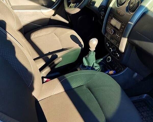 Белый Дачия Duster, объемом двигателя 1.5 л и пробегом 230 тыс. км за 10800 $, фото 2 на Automoto.ua