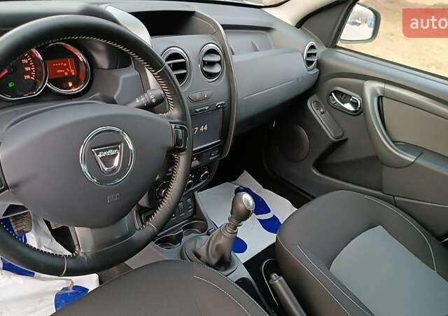 Белый Дачия Duster, объемом двигателя 1.2 л и пробегом 139 тыс. км за 9998 $, фото 7 на Automoto.ua