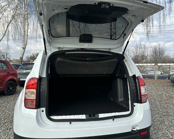 Белый Дачия Duster, объемом двигателя 1.5 л и пробегом 271 тыс. км за 10700 $, фото 6 на Automoto.ua