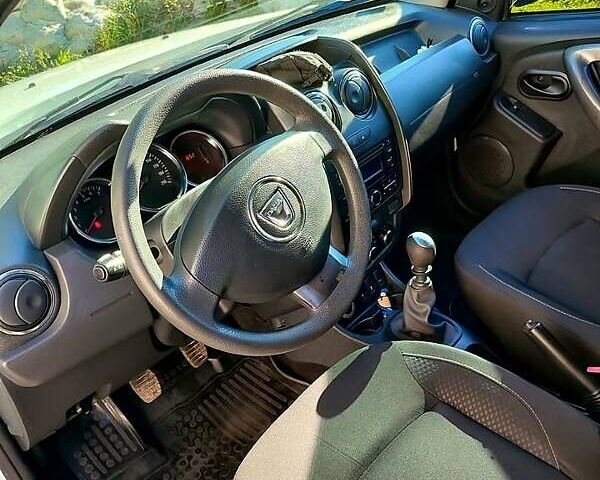 Белый Дачия Duster, объемом двигателя 1.5 л и пробегом 230 тыс. км за 10800 $, фото 5 на Automoto.ua
