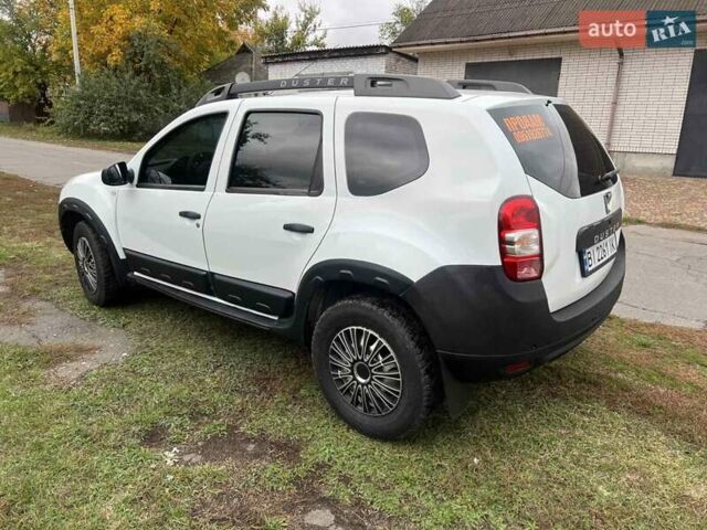Белый Дачия Duster, объемом двигателя 1.6 л и пробегом 179 тыс. км за 9700 $, фото 2 на Automoto.ua