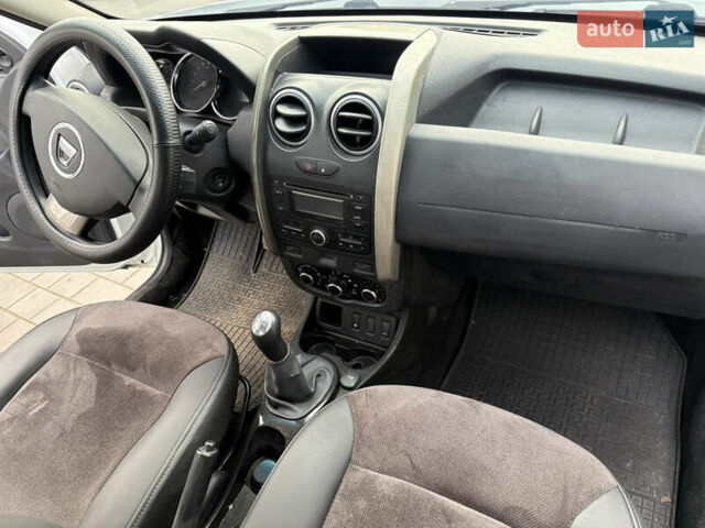 Белый Дачия Duster, объемом двигателя 1.6 л и пробегом 161 тыс. км за 9399 $, фото 13 на Automoto.ua