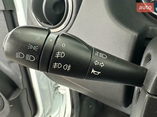 Білий Дачія Duster, об'ємом двигуна 1.5 л та пробігом 198 тис. км за 11950 $, фото 14 на Automoto.ua