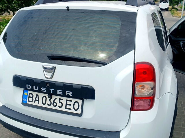 Белый Дачия Duster, объемом двигателя 1.6 л и пробегом 217 тыс. км за 10000 $, фото 2 на Automoto.ua