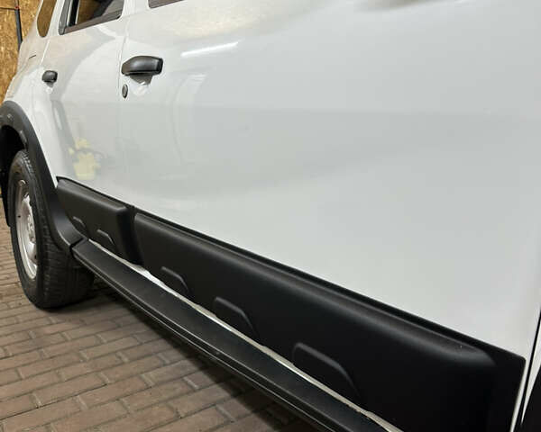 Белый Дачия Duster, объемом двигателя 1.6 л и пробегом 180 тыс. км за 9499 $, фото 8 на Automoto.ua