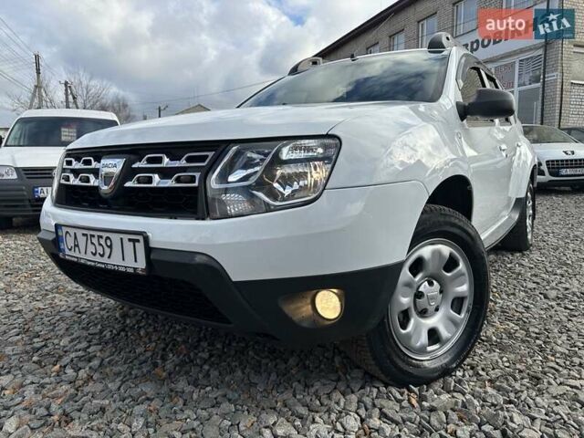 Белый Дачия Duster, объемом двигателя 1.5 л и пробегом 271 тыс. км за 10700 $, фото 1 на Automoto.ua