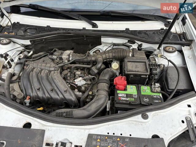 Белый Дачия Duster, объемом двигателя 1.6 л и пробегом 161 тыс. км за 9399 $, фото 19 на Automoto.ua