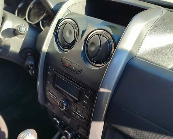Белый Дачия Duster, объемом двигателя 1.5 л и пробегом 230 тыс. км за 10800 $, фото 6 на Automoto.ua