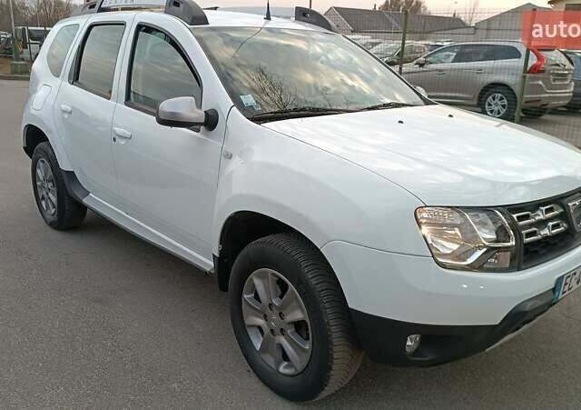 Белый Дачия Duster, объемом двигателя 1.2 л и пробегом 139 тыс. км за 9998 $, фото 1 на Automoto.ua