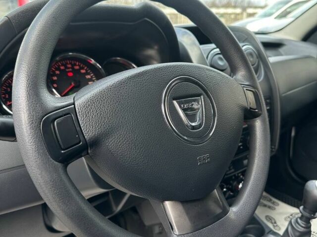 Белый Дачия Duster, объемом двигателя 1.5 л и пробегом 271 тыс. км за 10700 $, фото 6 на Automoto.ua