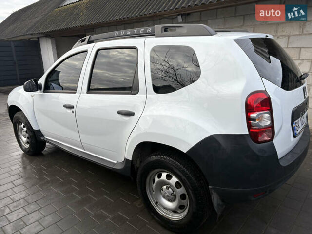 Белый Дачия Duster, объемом двигателя 1.6 л и пробегом 161 тыс. км за 9399 $, фото 2 на Automoto.ua