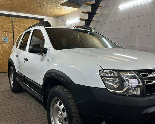 Белый Дачия Duster, объемом двигателя 1.6 л и пробегом 180 тыс. км за 9499 $, фото 3 на Automoto.ua