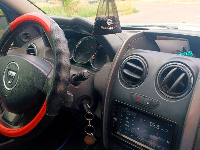 Белый Дачия Duster, объемом двигателя 1.6 л и пробегом 217 тыс. км за 10000 $, фото 4 на Automoto.ua
