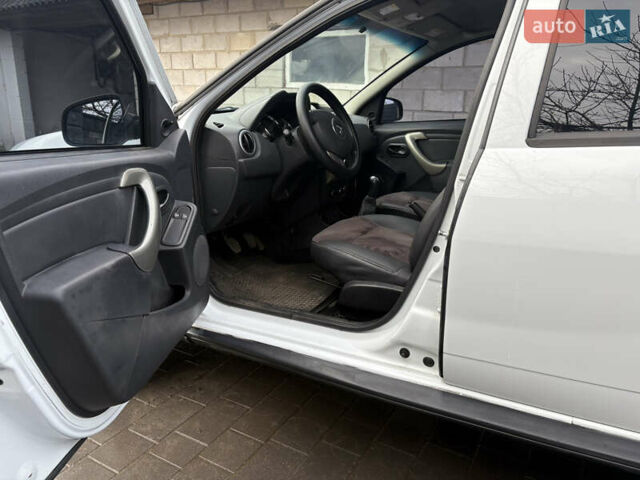 Белый Дачия Duster, объемом двигателя 1.6 л и пробегом 161 тыс. км за 9399 $, фото 8 на Automoto.ua