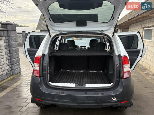 Белый Дачия Duster, объемом двигателя 1.6 л и пробегом 161 тыс. км за 9399 $, фото 12 на Automoto.ua