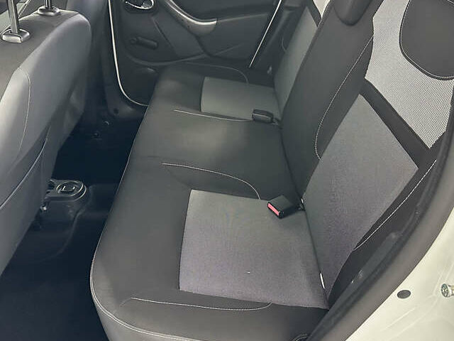 Білий Дачія Duster, об'ємом двигуна 1.5 л та пробігом 198 тис. км за 11950 $, фото 10 на Automoto.ua