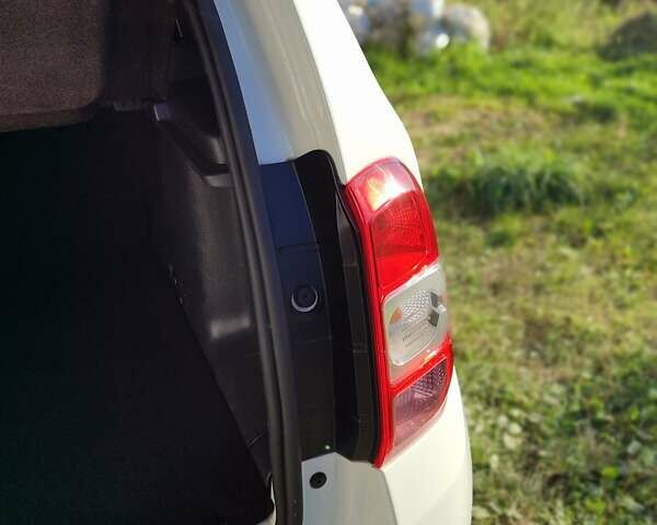 Білий Дачія Duster, об'ємом двигуна 1.5 л та пробігом 230 тис. км за 10500 $, фото 27 на Automoto.ua