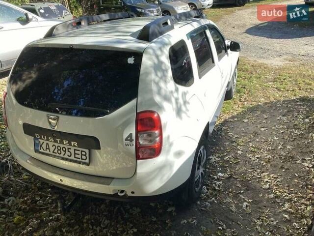 Белый Дачия Duster, объемом двигателя 1.2 л и пробегом 127 тыс. км за 10000 $, фото 2 на Automoto.ua