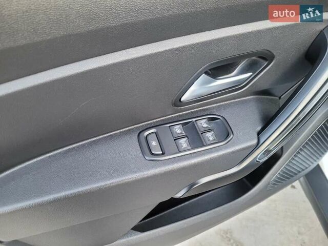 Белый Дачия Duster, объемом двигателя 1.5 л и пробегом 207 тыс. км за 14950 $, фото 57 на Automoto.ua