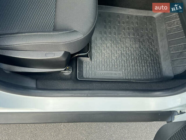 Білий Дачія Duster, об'ємом двигуна 1.5 л та пробігом 184 тис. км за 13600 $, фото 21 на Automoto.ua