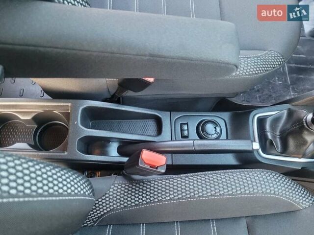 Белый Дачия Duster, объемом двигателя 1.5 л и пробегом 207 тыс. км за 14950 $, фото 35 на Automoto.ua