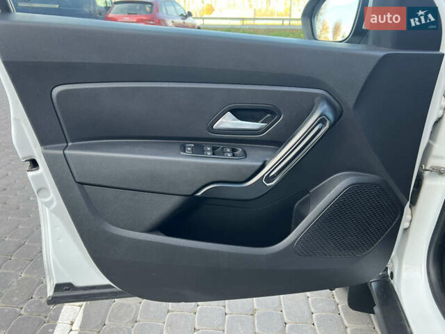 Білий Дачія Duster, об'ємом двигуна 1.5 л та пробігом 184 тис. км за 13600 $, фото 17 на Automoto.ua