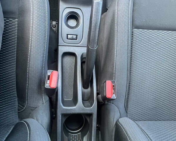 Білий Дачія Duster, об'ємом двигуна 1.5 л та пробігом 184 тис. км за 13600 $, фото 20 на Automoto.ua