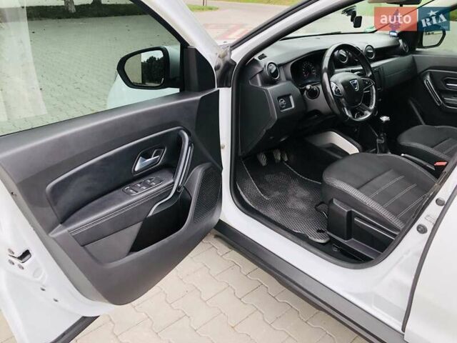 Белый Дачия Duster, объемом двигателя 1.5 л и пробегом 154 тыс. км за 15200 $, фото 17 на Automoto.ua