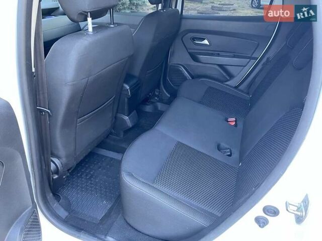 Белый Дачия Duster, объемом двигателя 1.5 л и пробегом 177 тыс. км за 14400 $, фото 10 на Automoto.ua