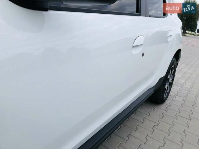 Белый Дачия Duster, объемом двигателя 1.5 л и пробегом 154 тыс. км за 15200 $, фото 11 на Automoto.ua