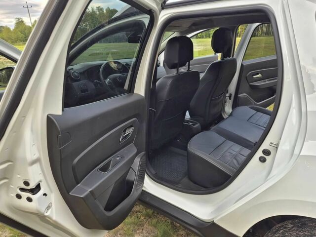 Белый Дачия Duster, объемом двигателя 1.6 л и пробегом 45 тыс. км за 7500 $, фото 9 на Automoto.ua