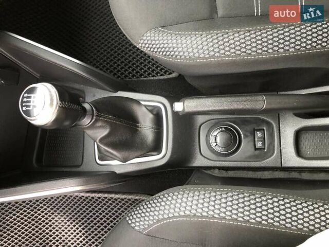 Белый Дачия Duster, объемом двигателя 1.5 л и пробегом 154 тыс. км за 15200 $, фото 20 на Automoto.ua