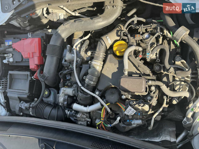 Білий Дачія Duster, об'ємом двигуна 1.5 л та пробігом 129 тис. км за 16888 $, фото 29 на Automoto.ua