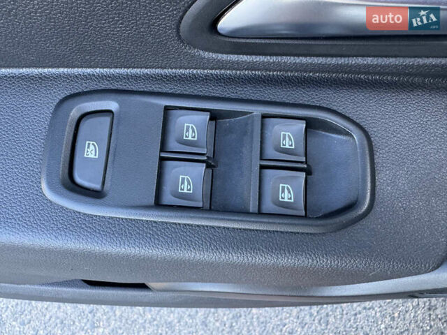 Білий Дачія Duster, об'ємом двигуна 1.5 л та пробігом 129 тис. км за 16888 $, фото 37 на Automoto.ua