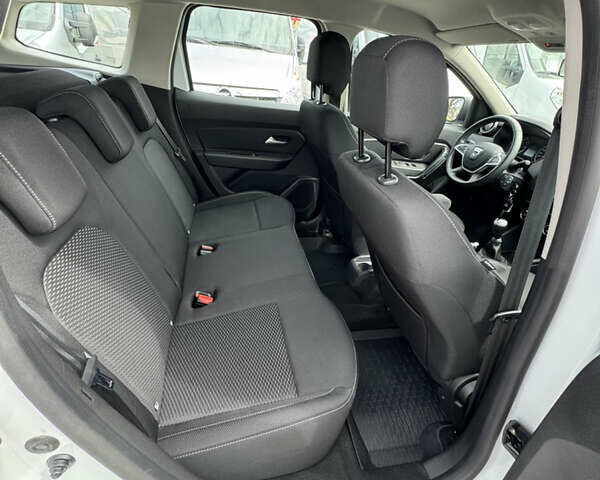 Белый Дачия Duster, объемом двигателя 1.5 л и пробегом 148 тыс. км за 17900 $, фото 32 на Automoto.ua