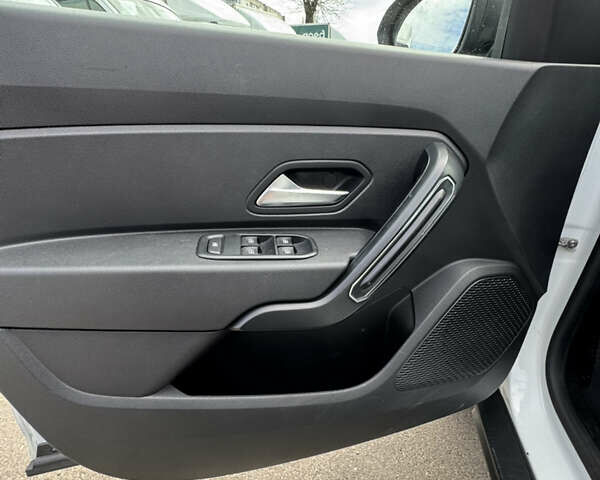 Белый Дачия Duster, объемом двигателя 1.5 л и пробегом 148 тыс. км за 17900 $, фото 18 на Automoto.ua