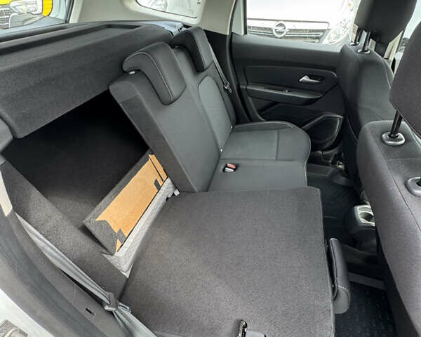 Белый Дачия Duster, объемом двигателя 1.5 л и пробегом 148 тыс. км за 17900 $, фото 33 на Automoto.ua