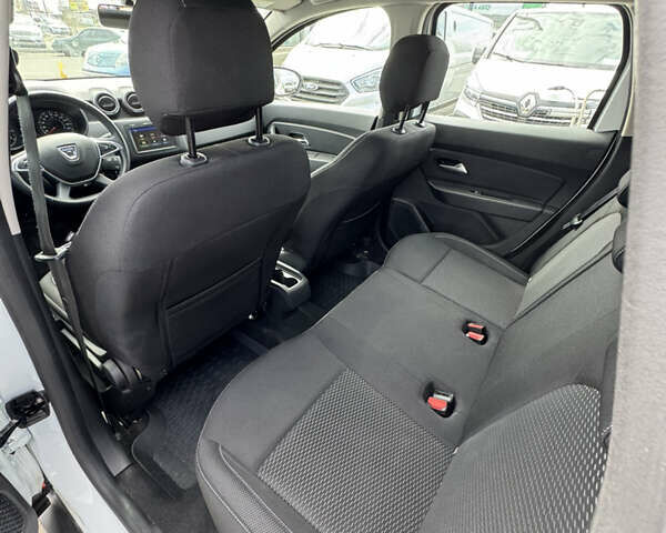 Белый Дачия Duster, объемом двигателя 1.5 л и пробегом 148 тыс. км за 17900 $, фото 28 на Automoto.ua